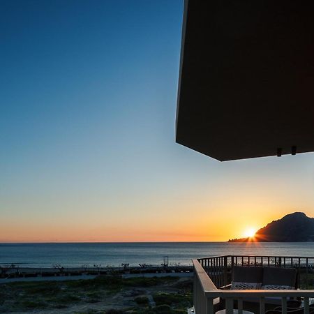Ririka Beach Living, New Feel-At-Home Luxury Suites プラキアス エクステリア 写真