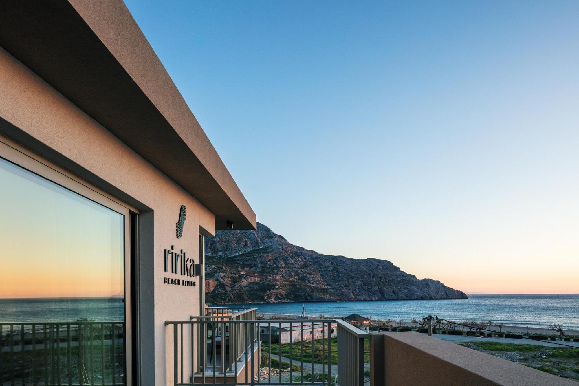 Ririka Beach Living, New Feel-At-Home Luxury Suites プラキアス エクステリア 写真