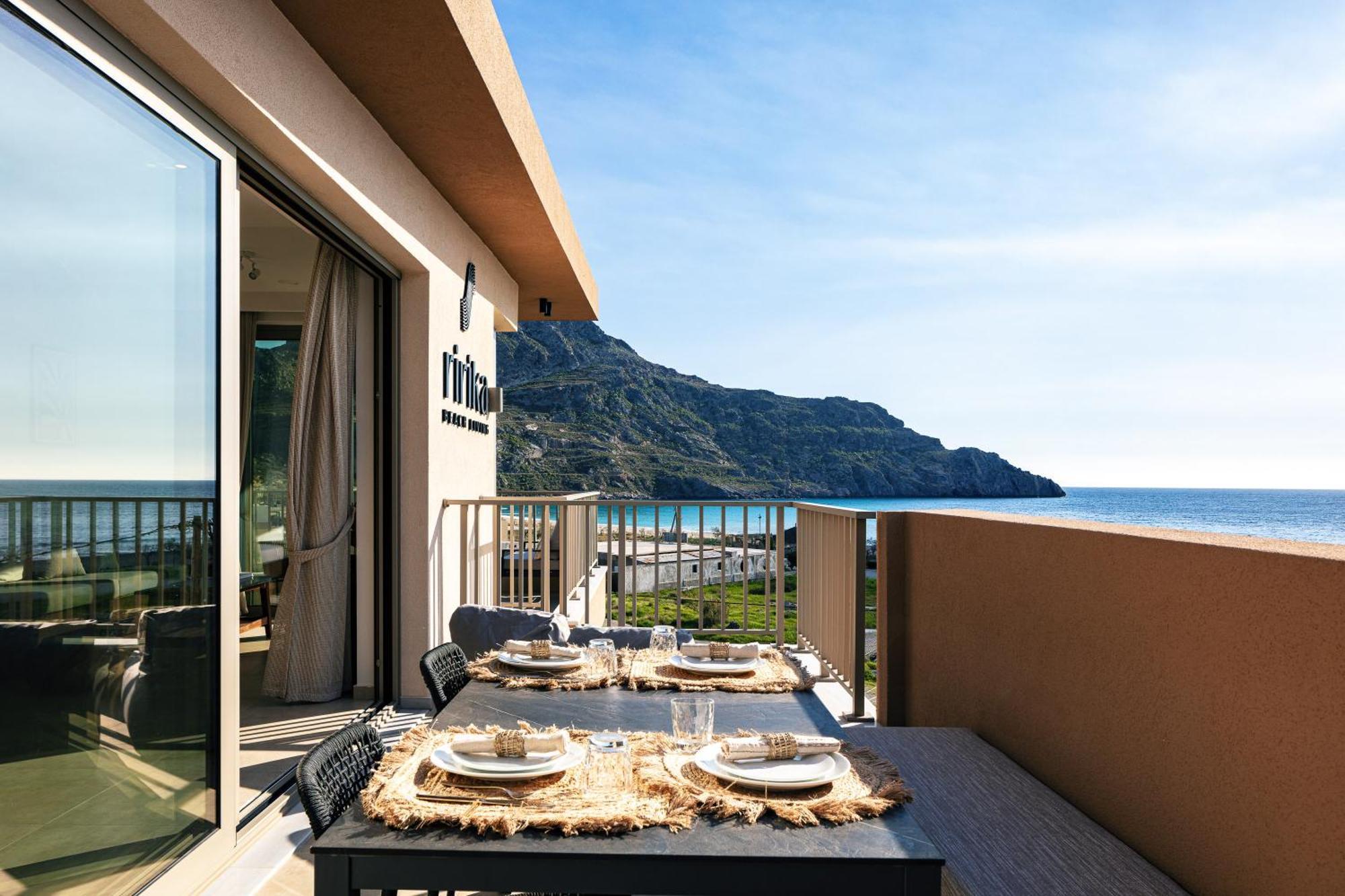 Ririka Beach Living, New Feel-At-Home Luxury Suites プラキアス エクステリア 写真