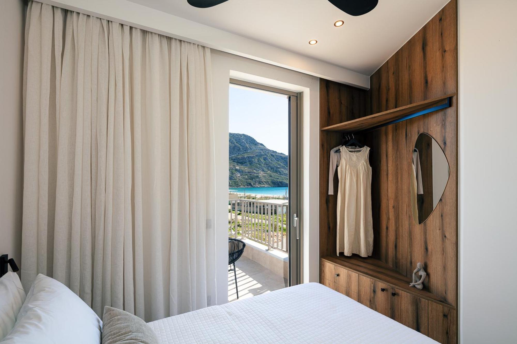 Ririka Beach Living, New Feel-At-Home Luxury Suites プラキアス エクステリア 写真
