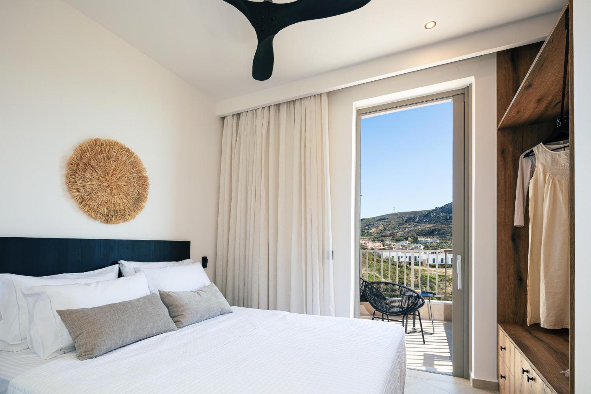 Ririka Beach Living, New Feel-At-Home Luxury Suites プラキアス エクステリア 写真