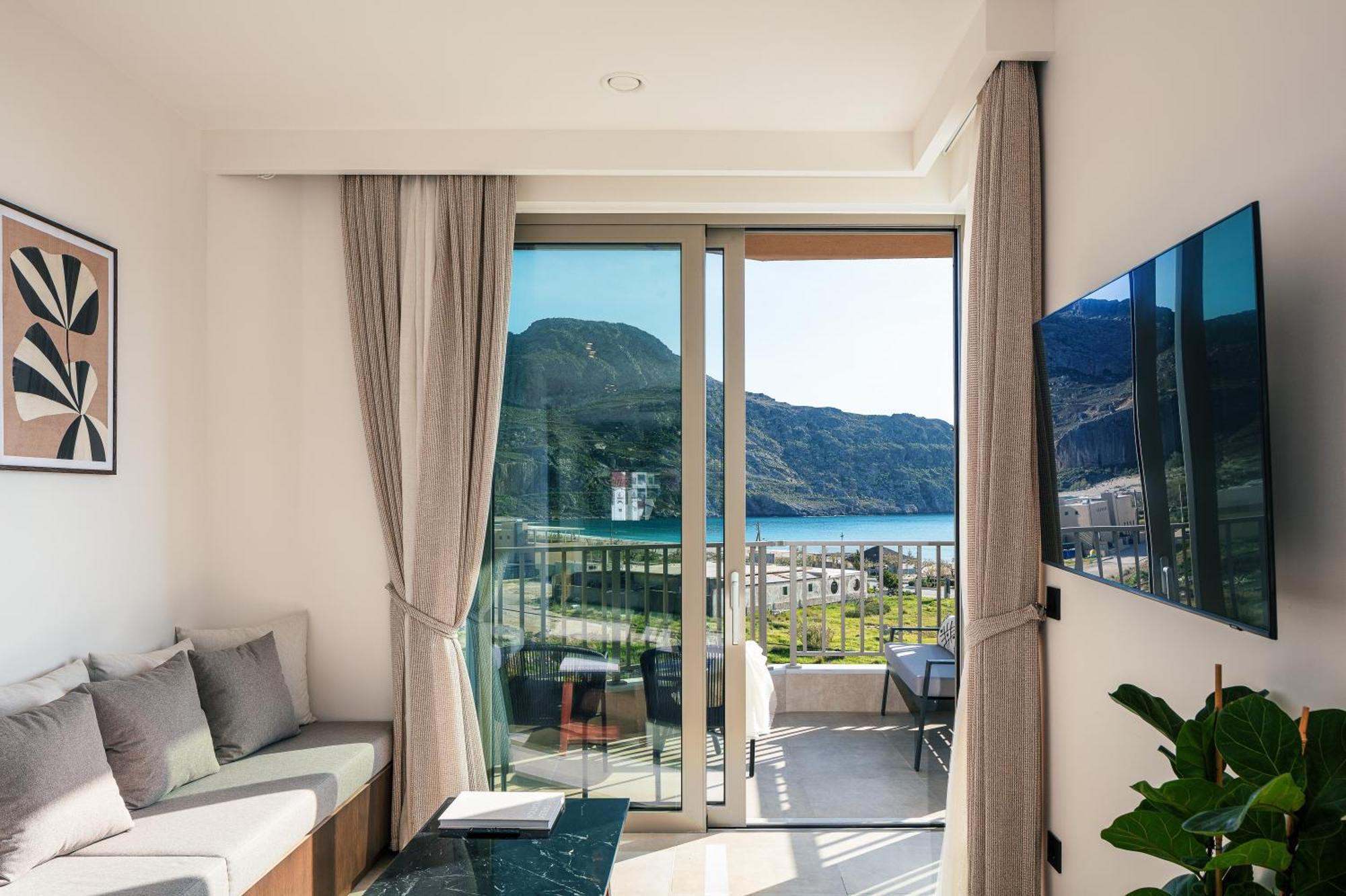 Ririka Beach Living, New Feel-At-Home Luxury Suites プラキアス エクステリア 写真